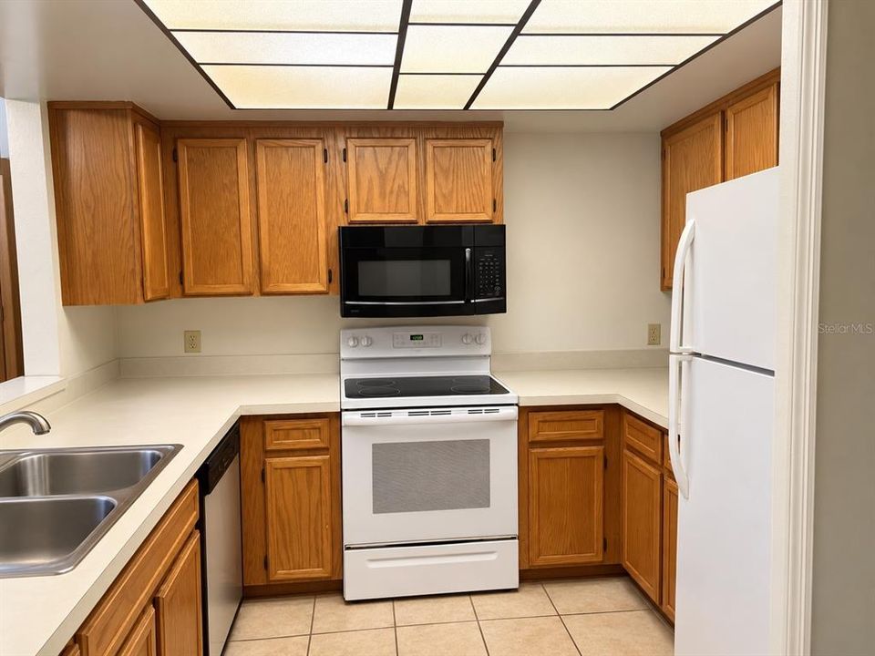 En Venta: $249,900 (2 camas, 2 baños, 1002 Pies cuadrados)