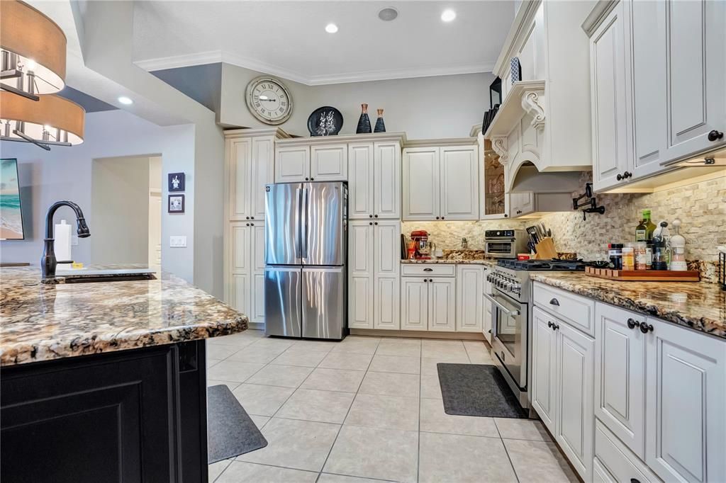 For Sale: $849,000 (4 beds, 3 baths, 2917 Square Feet)