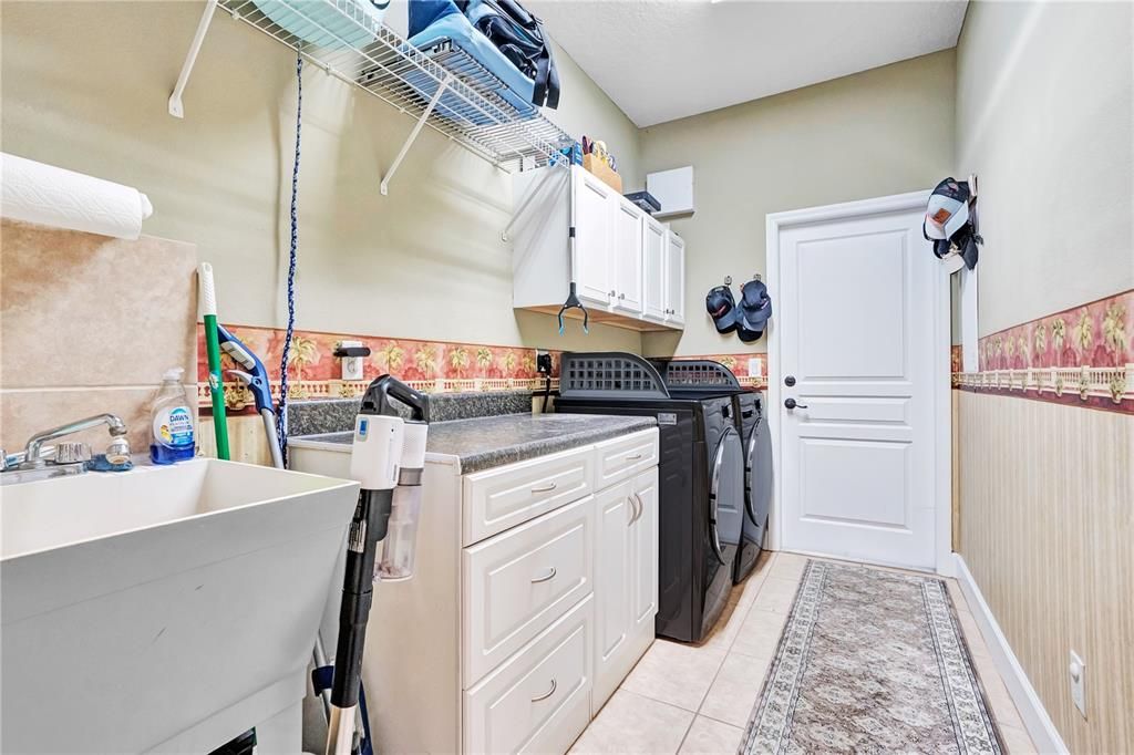 For Sale: $849,000 (4 beds, 3 baths, 2917 Square Feet)