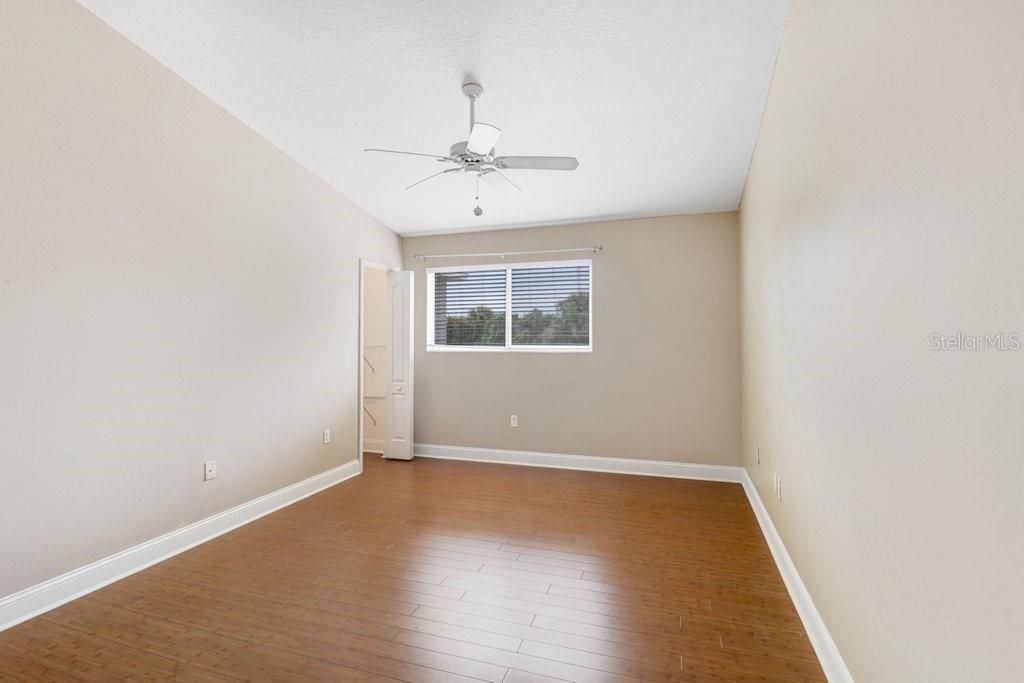For Sale: $215,000 (2 beds, 2 baths, 1360 Square Feet)