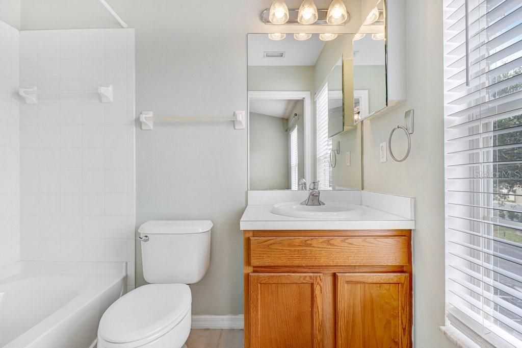 For Sale: $215,000 (2 beds, 2 baths, 1360 Square Feet)