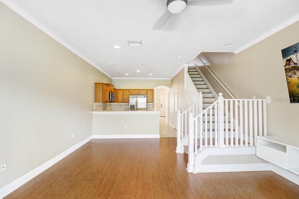 For Sale: $215,000 (2 beds, 2 baths, 1360 Square Feet)