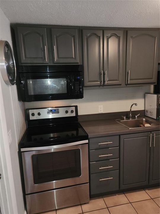 For Sale: $1,200,000 (12 beds, 0 baths, 3634 Square Feet)