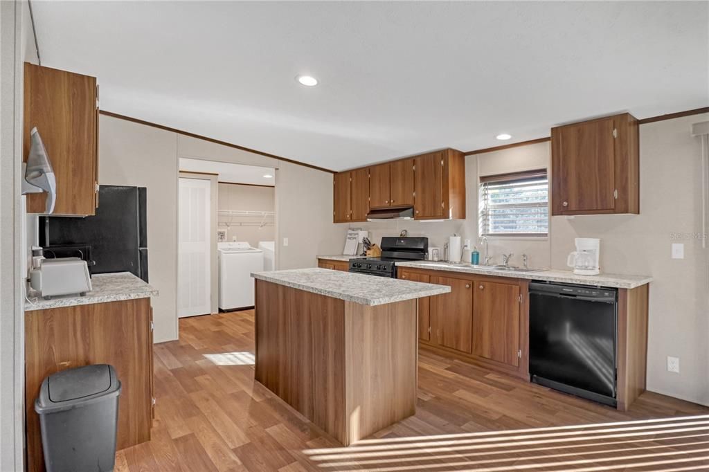 En Venta: $375,000 (3 camas, 2 baños, 1568 Pies cuadrados)