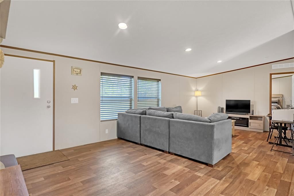 En Venta: $375,000 (3 camas, 2 baños, 1568 Pies cuadrados)