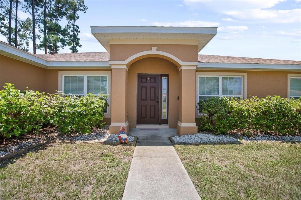 For Sale: $350,000 (4 beds, 2 baths, 2208 Square Feet)