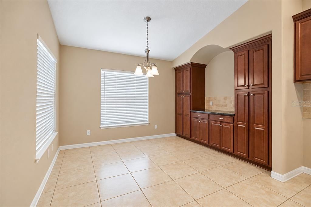 For Sale: $350,000 (4 beds, 2 baths, 2208 Square Feet)