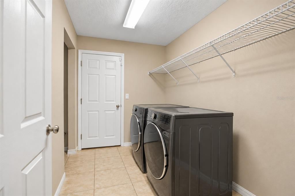 For Sale: $350,000 (4 beds, 2 baths, 2208 Square Feet)