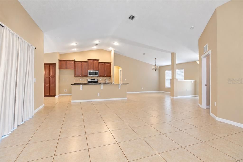 For Sale: $350,000 (4 beds, 2 baths, 2208 Square Feet)