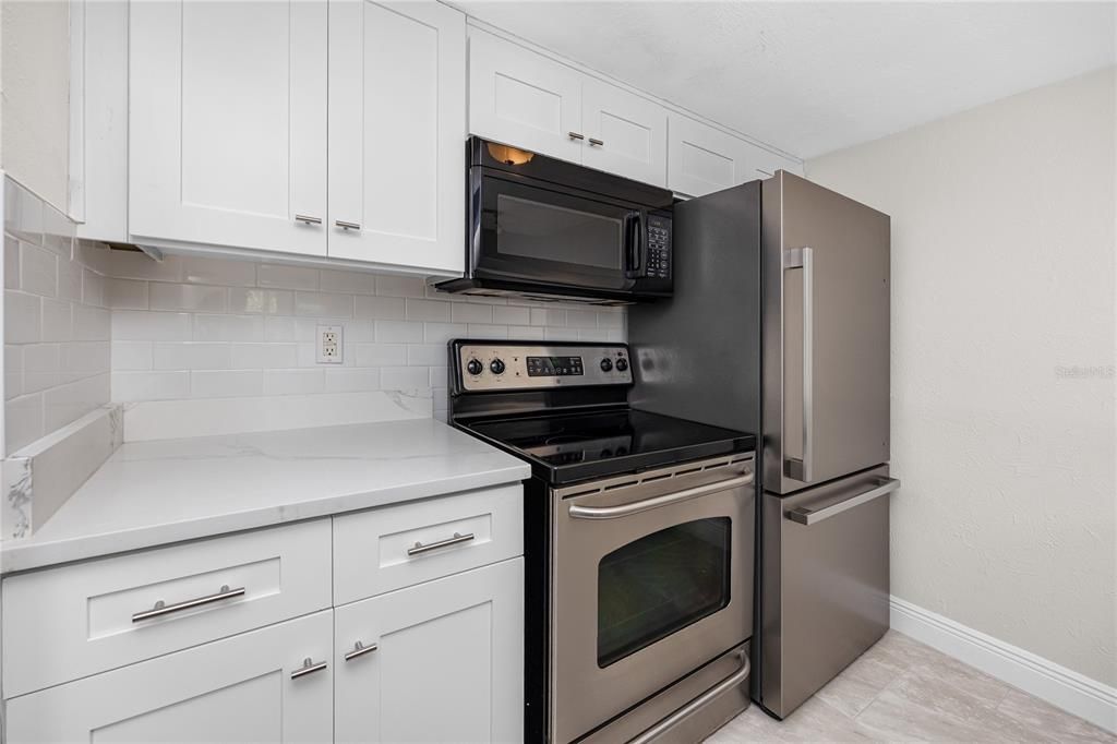 For Sale: $299,900 (2 beds, 2 baths, 1280 Square Feet)
