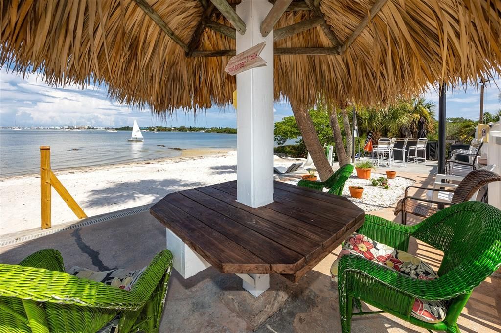 For Sale: $299,900 (2 beds, 2 baths, 1280 Square Feet)