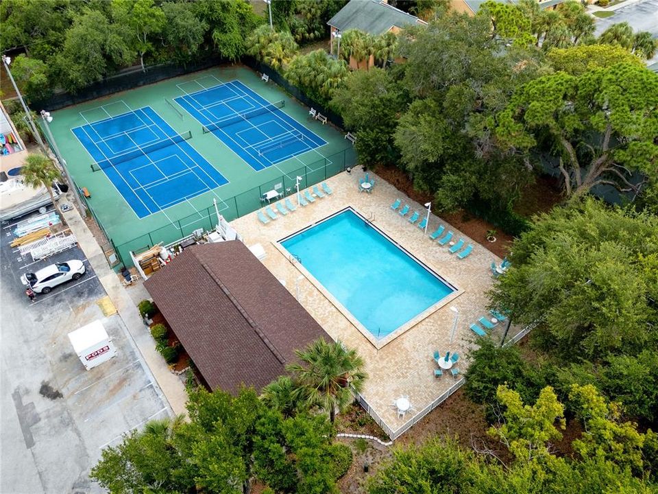 For Sale: $299,900 (2 beds, 2 baths, 1280 Square Feet)
