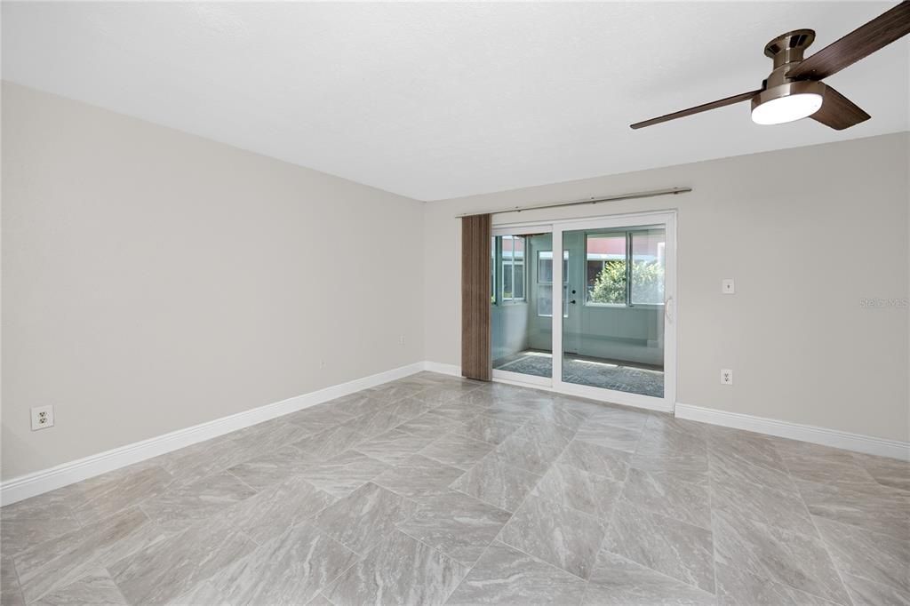 For Sale: $299,900 (2 beds, 2 baths, 1280 Square Feet)