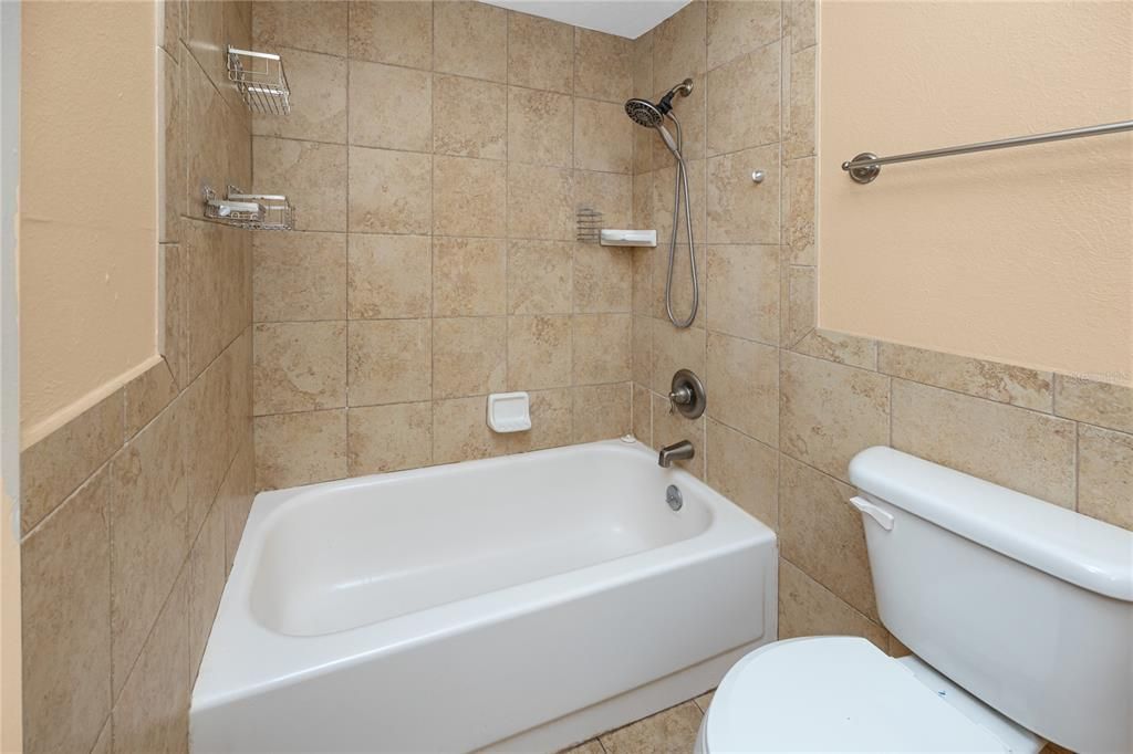 For Sale: $299,900 (2 beds, 2 baths, 1280 Square Feet)