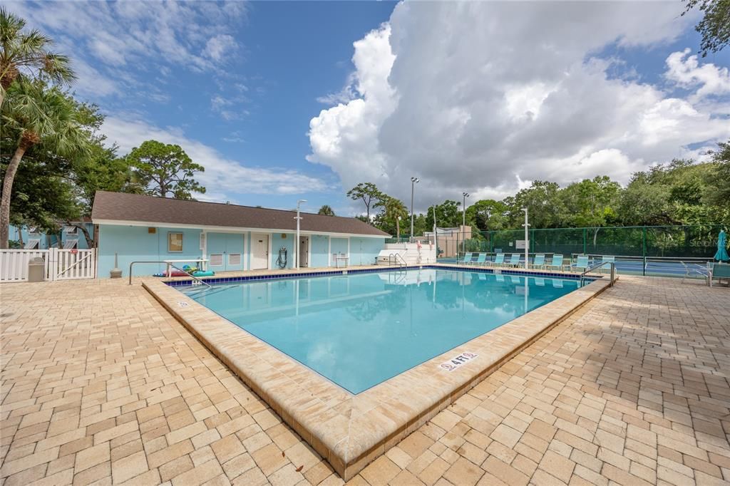For Sale: $215,000 (2 beds, 2 baths, 1280 Square Feet)