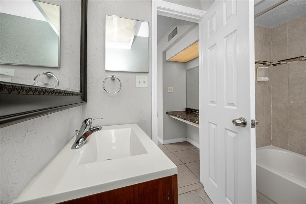 For Sale: $215,000 (2 beds, 2 baths, 1280 Square Feet)