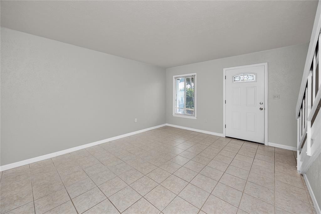 For Sale: $215,000 (2 beds, 2 baths, 1280 Square Feet)