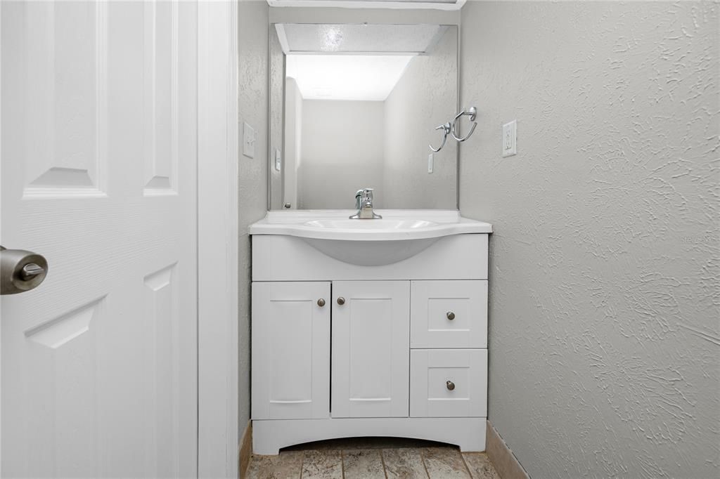 For Sale: $215,000 (2 beds, 2 baths, 1280 Square Feet)