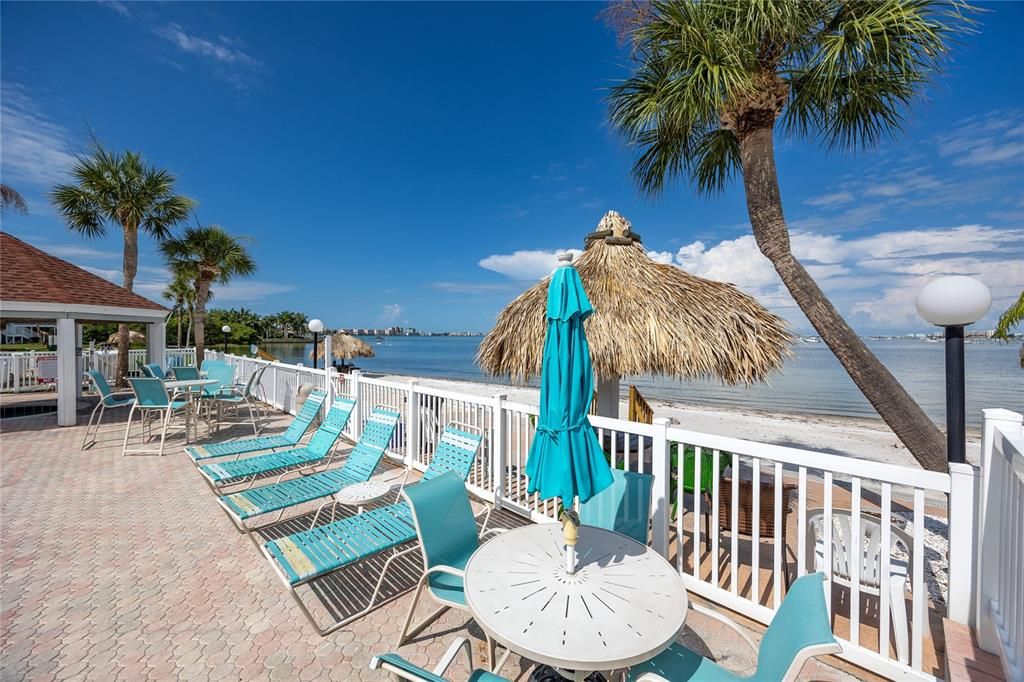 For Sale: $215,000 (2 beds, 2 baths, 1280 Square Feet)