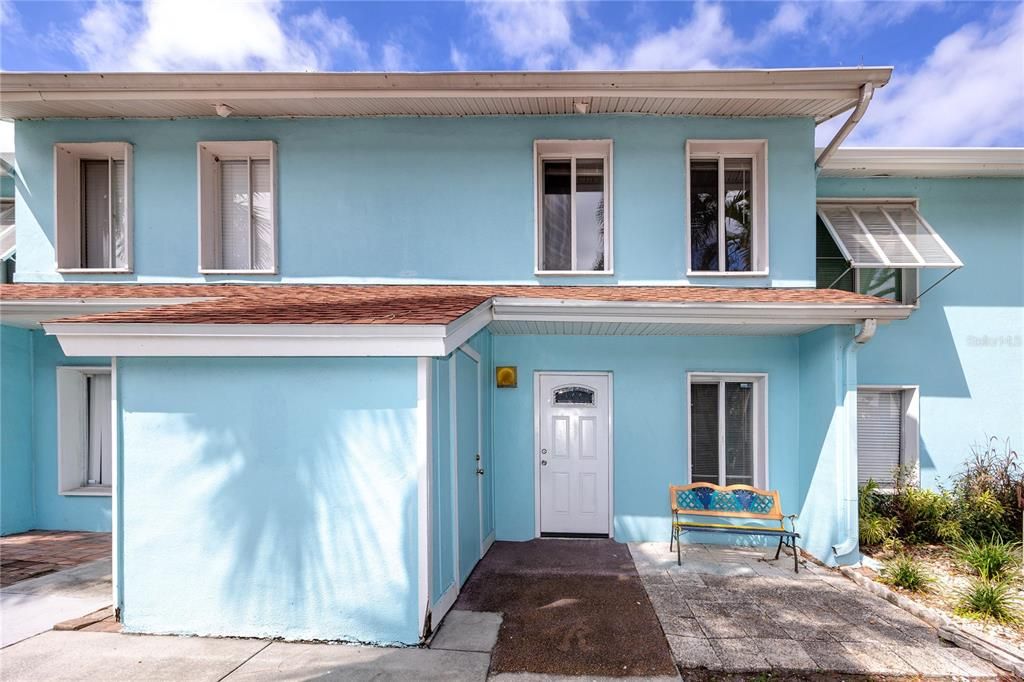 For Sale: $215,000 (2 beds, 2 baths, 1280 Square Feet)
