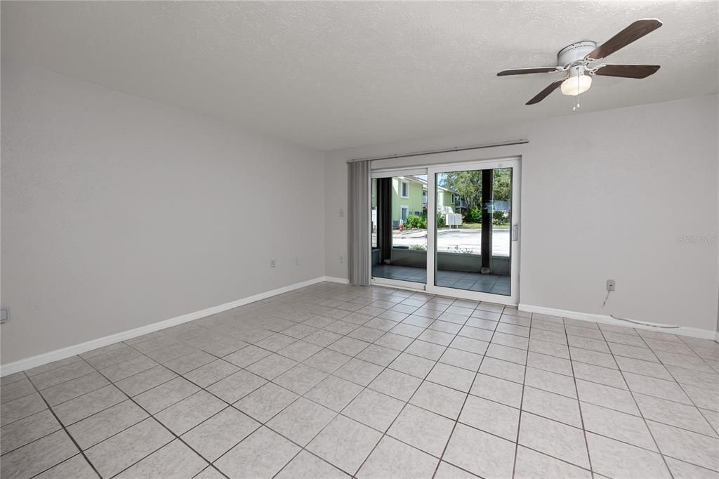 For Sale: $215,000 (2 beds, 2 baths, 1280 Square Feet)