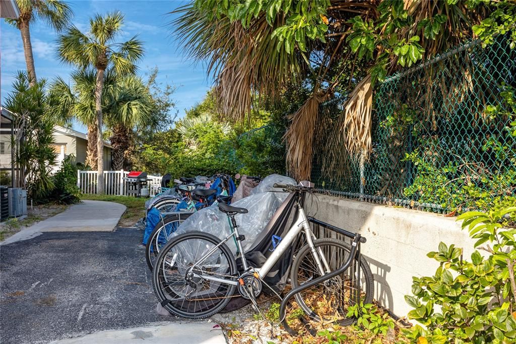 For Sale: $215,000 (2 beds, 2 baths, 1280 Square Feet)