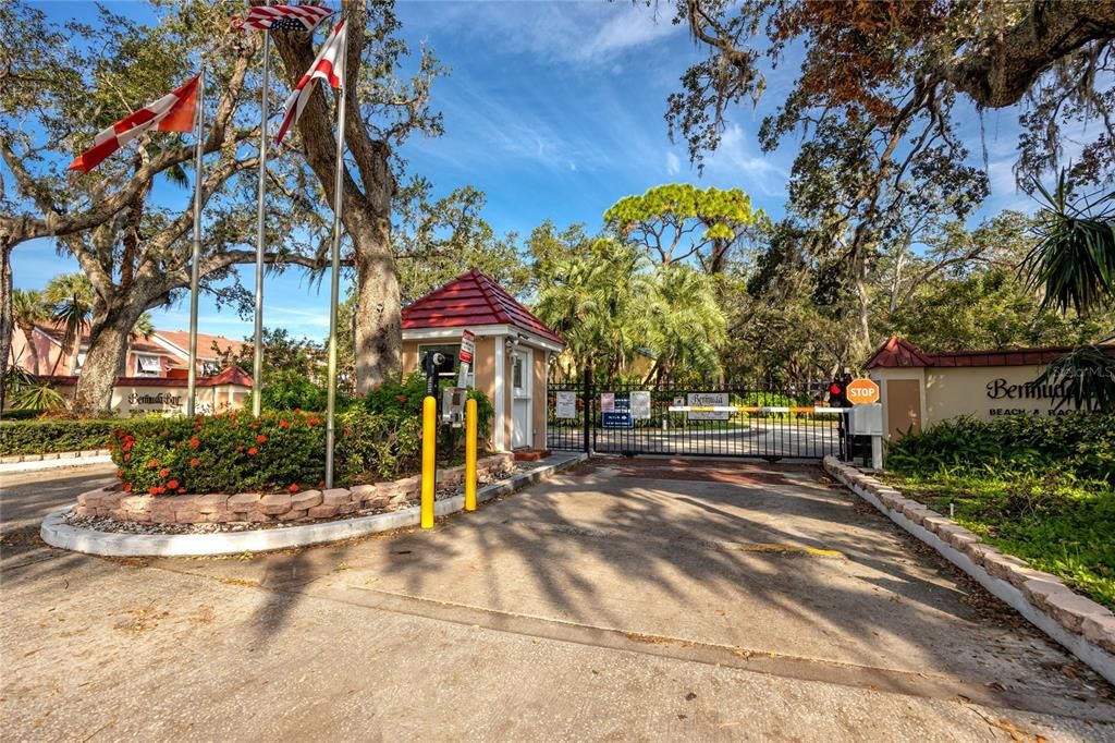 For Sale: $215,000 (2 beds, 2 baths, 1280 Square Feet)