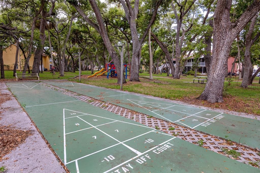 For Sale: $215,000 (2 beds, 2 baths, 1280 Square Feet)