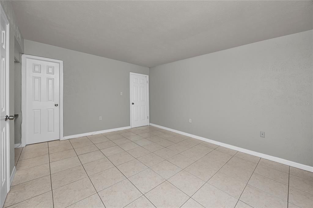 For Sale: $215,000 (2 beds, 2 baths, 1280 Square Feet)