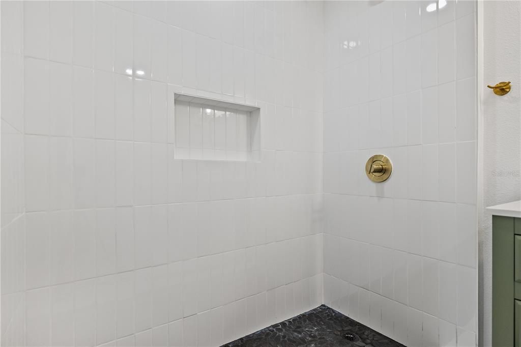 For Sale: $565,000 (0 beds, 0 baths, 1278 Square Feet)