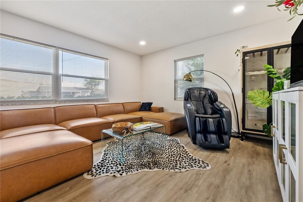 For Sale: $565,000 (0 beds, 0 baths, 1278 Square Feet)