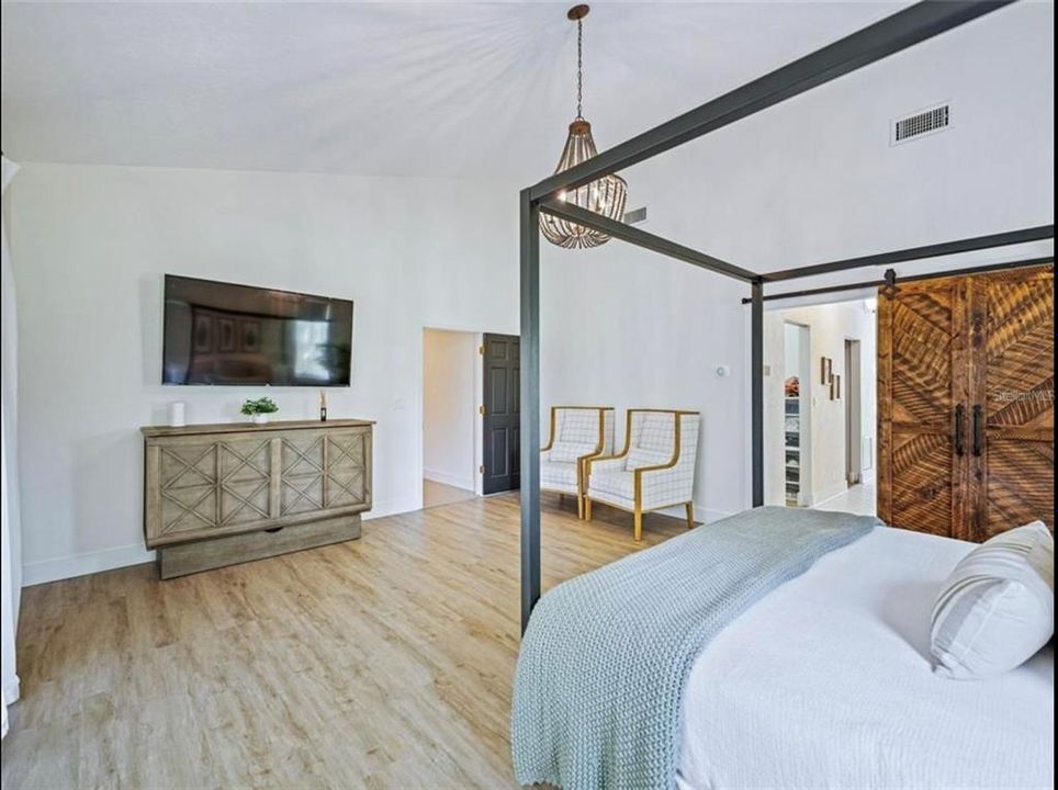 В аренду: $8,000 (4 спален, 2 ванн, 6360 Квадратных фут)