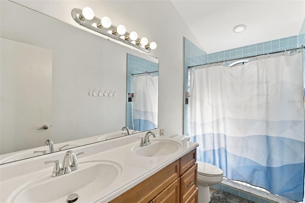 For Sale: $375,000 (3 beds, 2 baths, 1544 Square Feet)