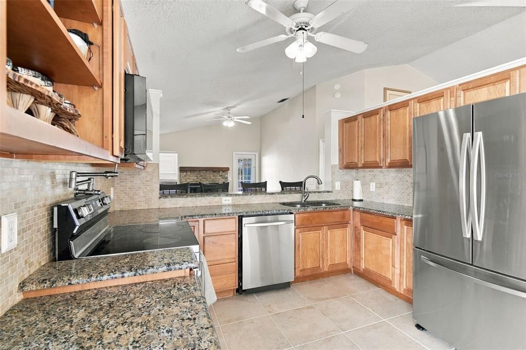 For Sale: $375,000 (3 beds, 2 baths, 1544 Square Feet)