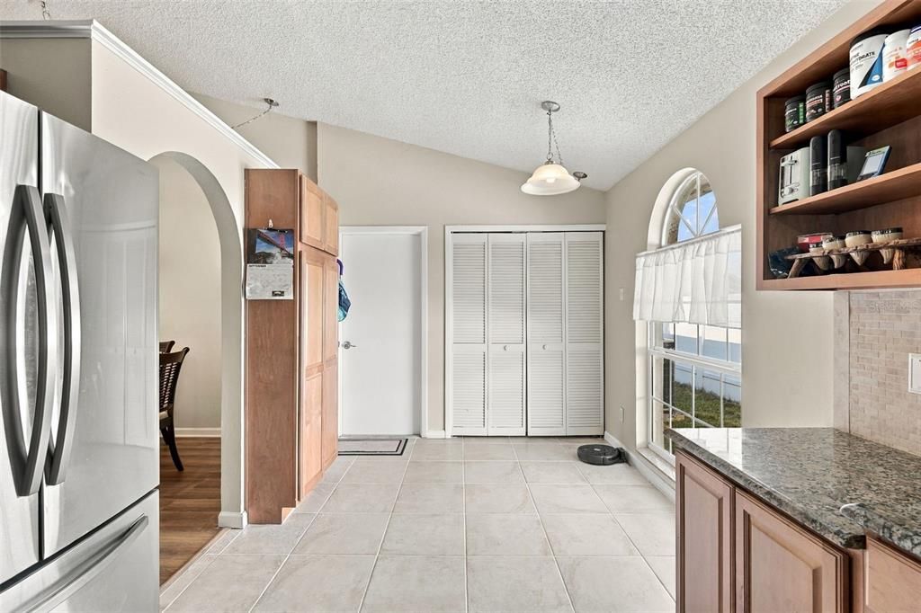 For Sale: $375,000 (3 beds, 2 baths, 1544 Square Feet)