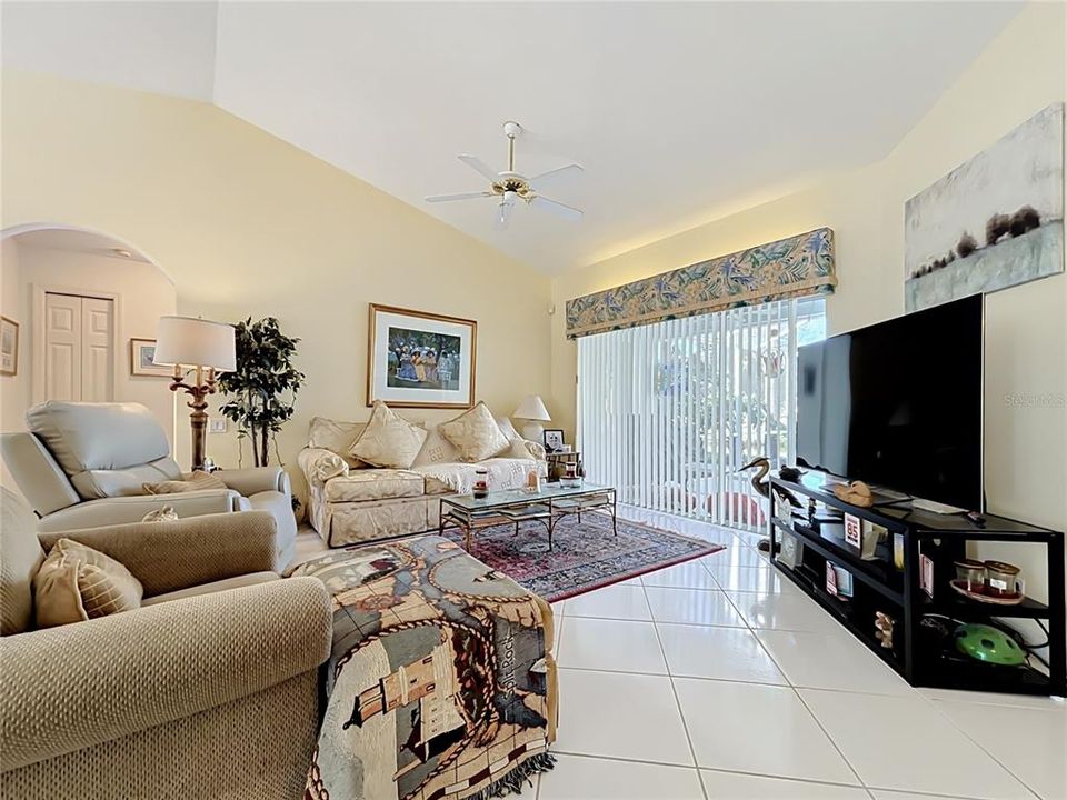 For Sale: $284,000 (3 beds, 2 baths, 1450 Square Feet)