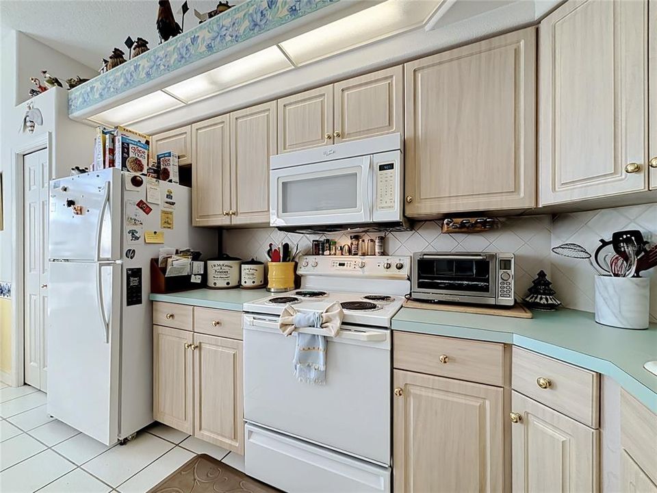 For Sale: $284,000 (3 beds, 2 baths, 1450 Square Feet)