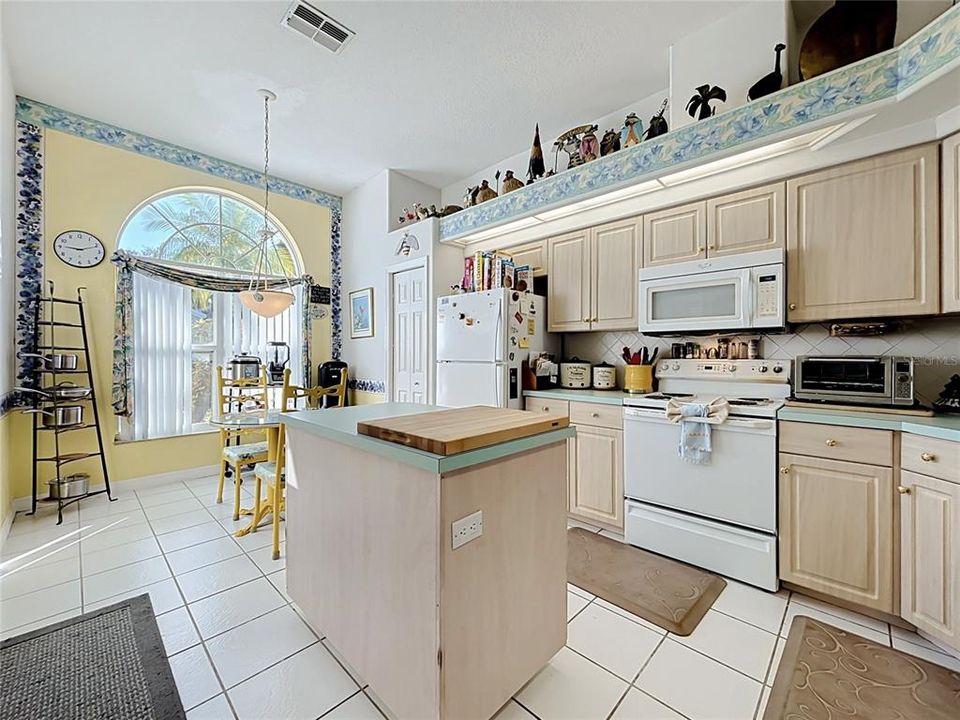 For Sale: $284,000 (3 beds, 2 baths, 1450 Square Feet)