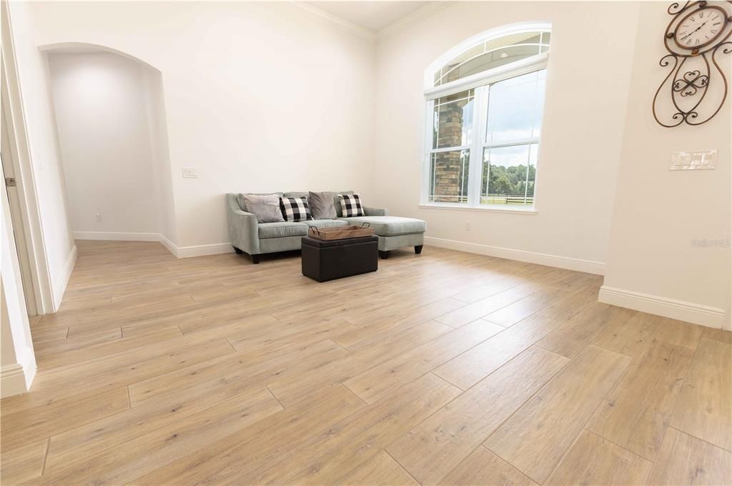 For Sale: $1,250,000 (5 beds, 4 baths, 4275 Square Feet)