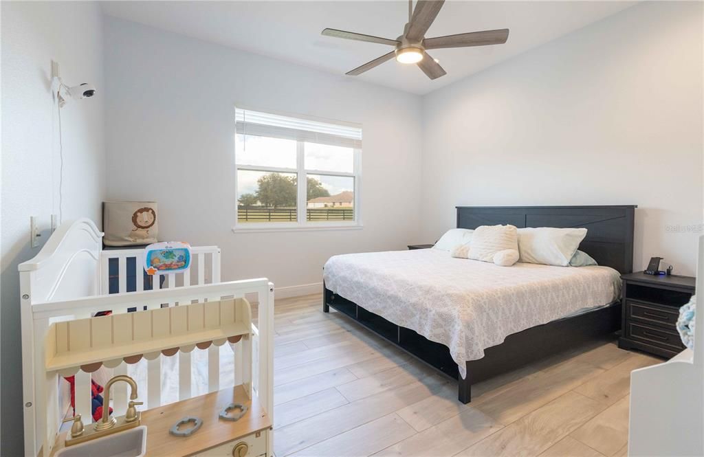 For Sale: $1,250,000 (5 beds, 4 baths, 4275 Square Feet)