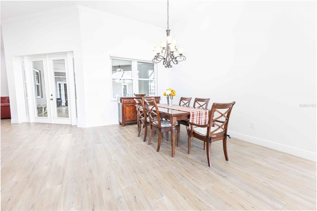For Sale: $1,250,000 (5 beds, 4 baths, 4275 Square Feet)
