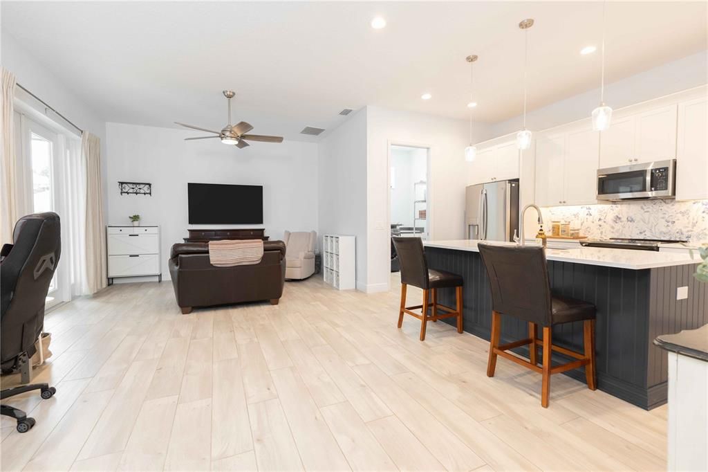 For Sale: $1,250,000 (5 beds, 4 baths, 4275 Square Feet)