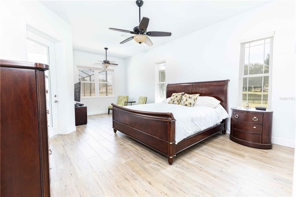 For Sale: $1,250,000 (5 beds, 4 baths, 4275 Square Feet)