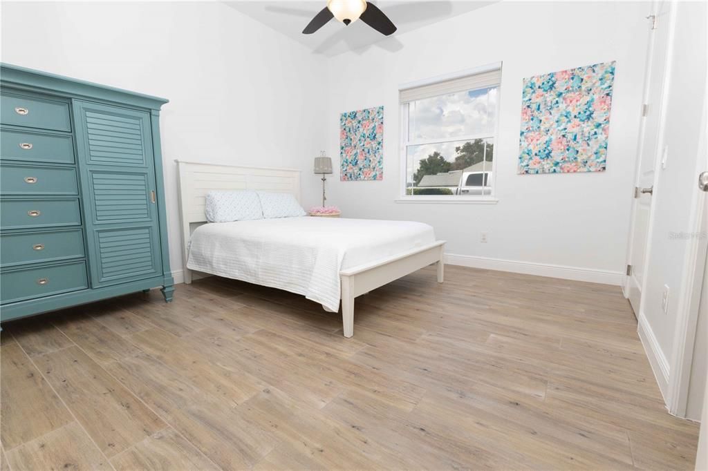 For Sale: $1,250,000 (5 beds, 4 baths, 4275 Square Feet)