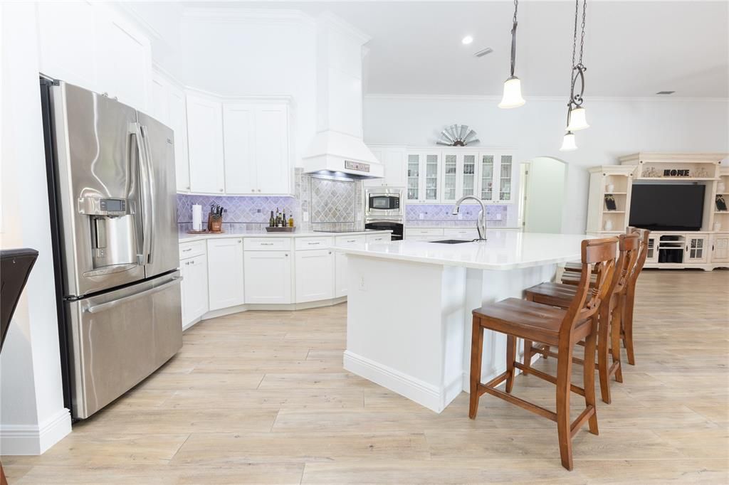 For Sale: $1,250,000 (5 beds, 4 baths, 4275 Square Feet)
