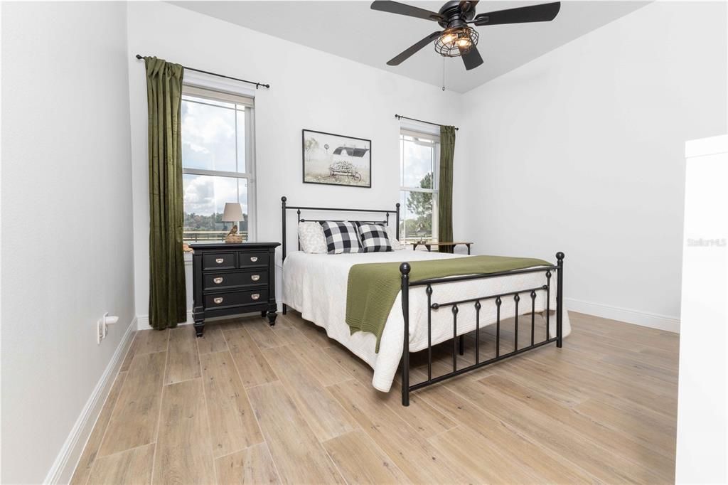 For Sale: $1,250,000 (5 beds, 4 baths, 4275 Square Feet)