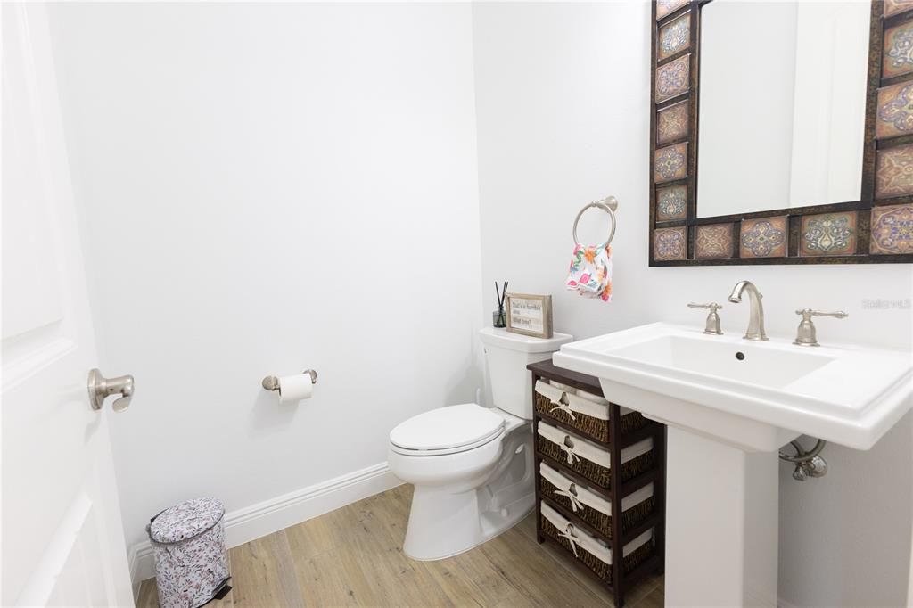 For Sale: $1,250,000 (5 beds, 4 baths, 4275 Square Feet)