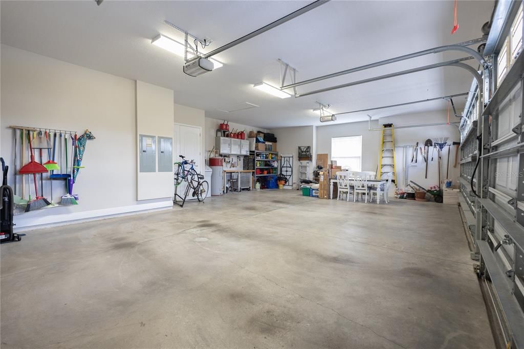 For Sale: $1,250,000 (5 beds, 4 baths, 4275 Square Feet)