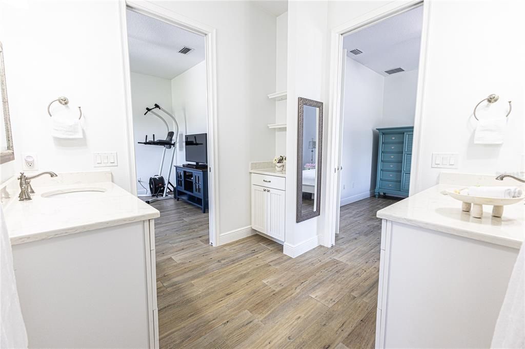 For Sale: $1,250,000 (5 beds, 4 baths, 4275 Square Feet)
