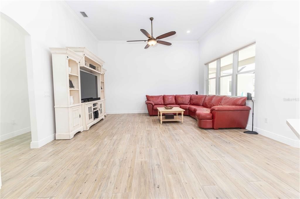 For Sale: $1,250,000 (5 beds, 4 baths, 4275 Square Feet)